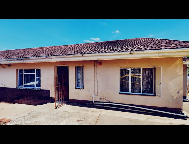 8 BEDROOM HOUSE FOR SALE IN NORTHDALE